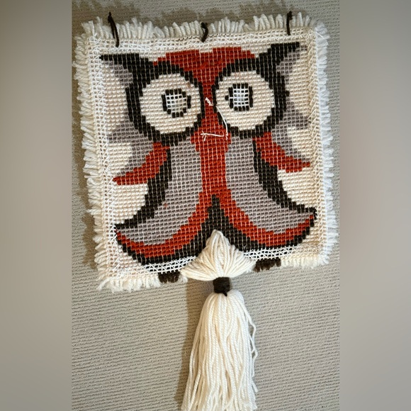 Vintage latch hook owl wall hanging! - Picture 2 of 2
